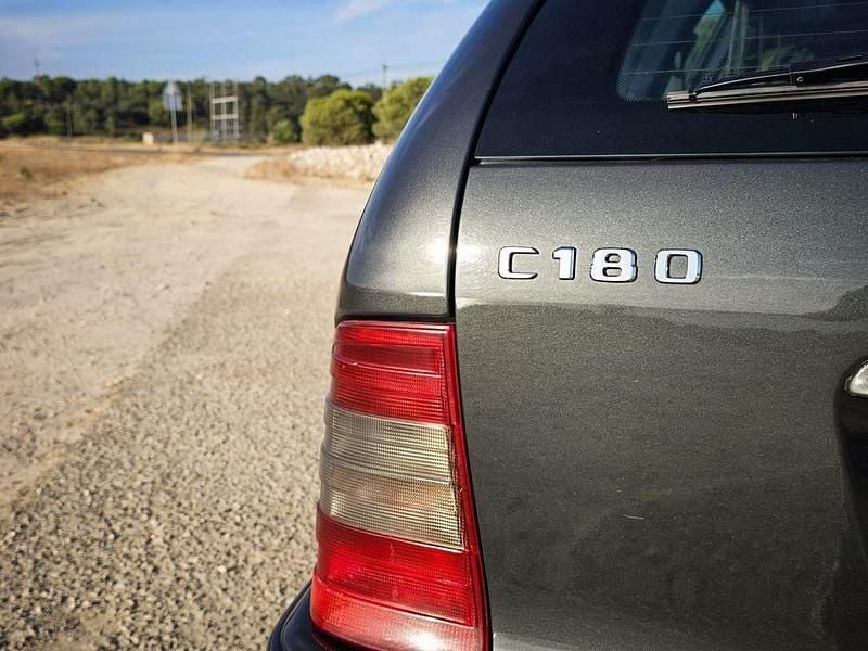 Usado Mercedes C180 122 HP (89 kW) 1996 Carrinha