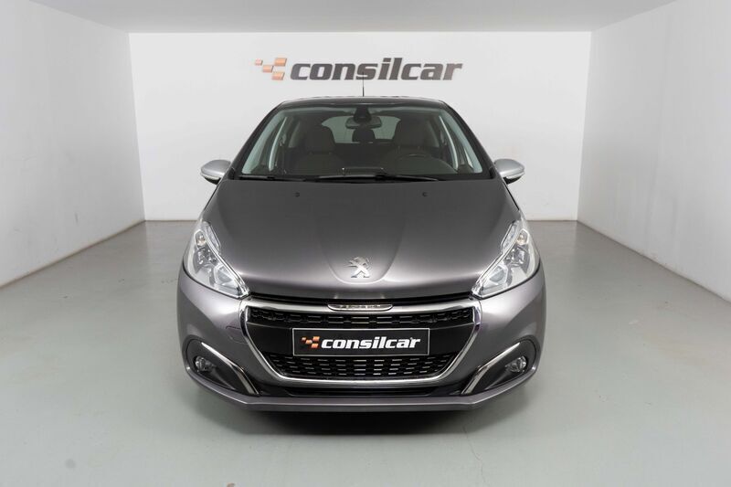 Cinza Usado 2019 Peugeot 208 Style Citadino | € 10.980 (Bom preço) - Imagem 1/4