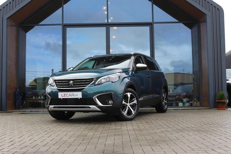 Usado Peugeot 5008 Crossway 130 HP (95 kW) 2018 Azul Monovolume