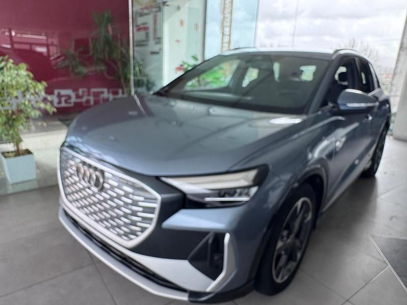 Usado Audi Q4 e-tron 125 kW (170 HP) 2022 Cinzento SUV