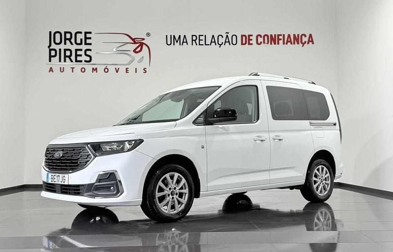 Branco Usado 2023 Ford Tourneo Connect Monovolume | € 29.990 - Imagem 1/4
