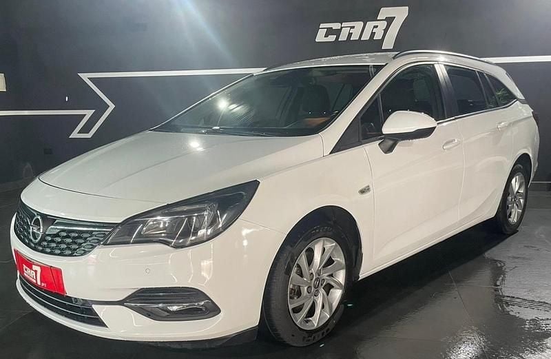 Usado Opel Astra Business Edition 122 HP (89 kW) 2019 Branco Carrinha