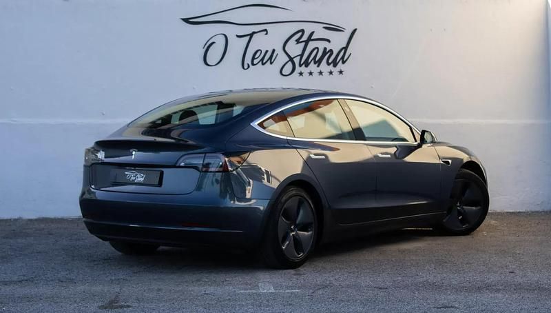 Usado Tesla Model 3 Standard Range Plus 239 kW (325 HP) 2020 Cinza antracite Sedan