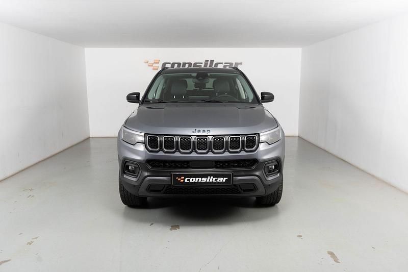 Cinza Usado 2022 Jeep Compass Trailhawk SUV | € 26.980 (Preço justo) - Imagem 1/4