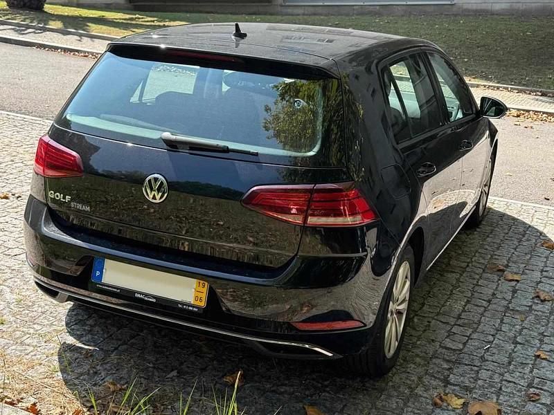 Usado VW Golf VII 116 HP (85 kW) 2019 Preto Citadino