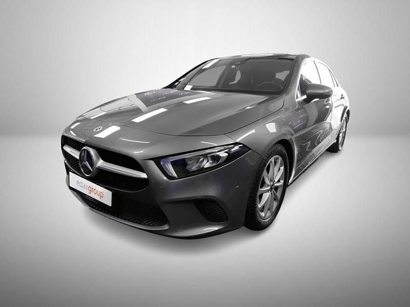 Cinza Usado 2019 Mercedes A180 Progressive | € 23.990 (Preço justo) - Imagem 1/4
