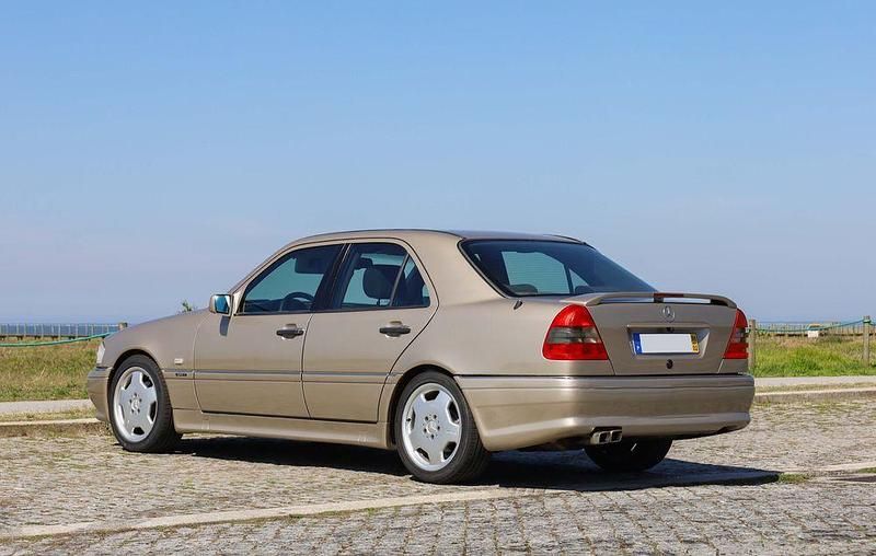 Usado Mercedes C200 AMG 180 HP (132 kW) 1996 Sedan
