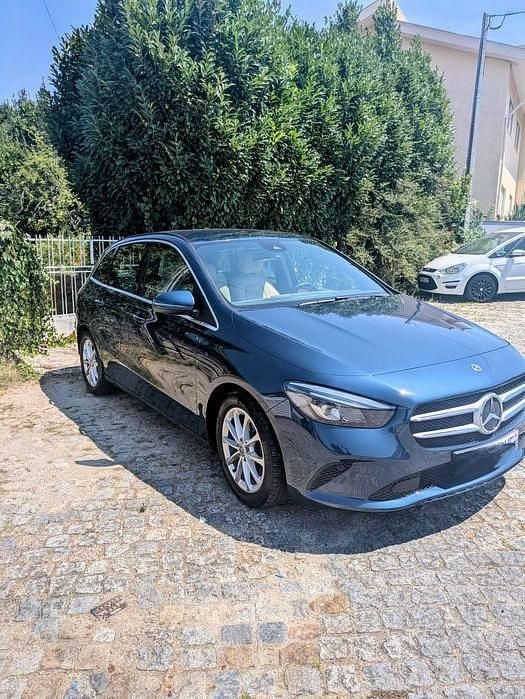 Usado 2019 Mercedes B200 Progressive Monovolume | € 23.650 - Imagem 1/4