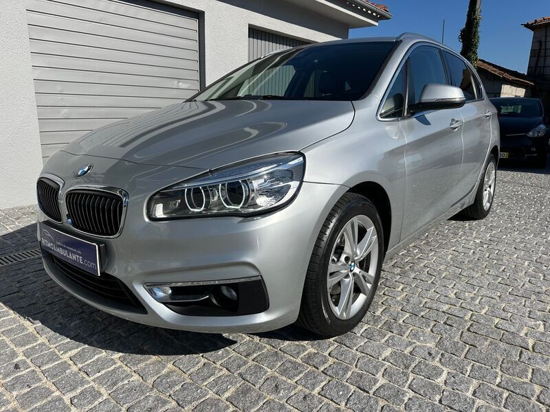 Cinzento Usado 2015 BMW 218 Active Tourer Luxury Line Monovolume | € 17.500 - Imagem 1/4
