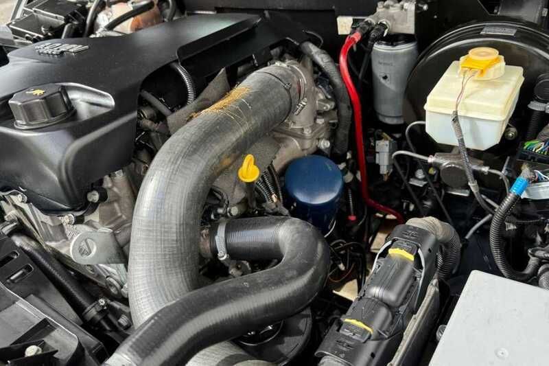 Usado Iveco Massif 176 HP (129 kW) 2009 Preto