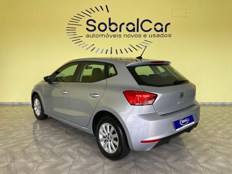 Cinzento Usado 2022 Seat Ibiza Style | € 16.000 (Preço justo) - Imagem 1/4