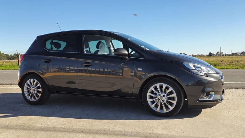 Usado Opel Corsa Business Edition 95 HP (69 kW) 2017 Cinza Citadino