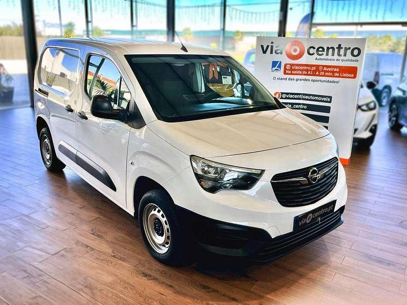 Usado Opel Combo Enjoy 102 HP (75 kW) 2022 Branco Monovolume