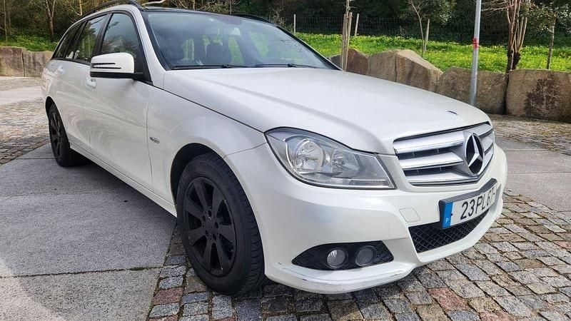 Usado Mercedes C200 136 HP (100 kW) 2012 Carrinha