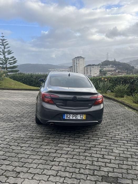 Usado Opel Insignia 163 HP (119 kW) 2014 Sedan