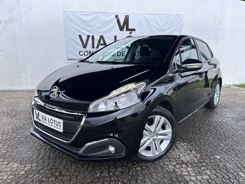 Preto Usado 2017 Peugeot 208 Style Citadino | € 9.249 (Bom preço) - Imagem 1/4