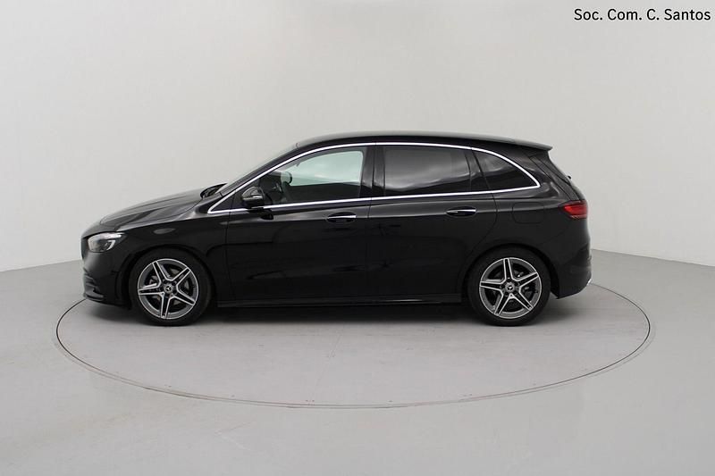 Usado Mercedes B180 AMG 116 HP (85 kW) 2023 Preto Monovolume