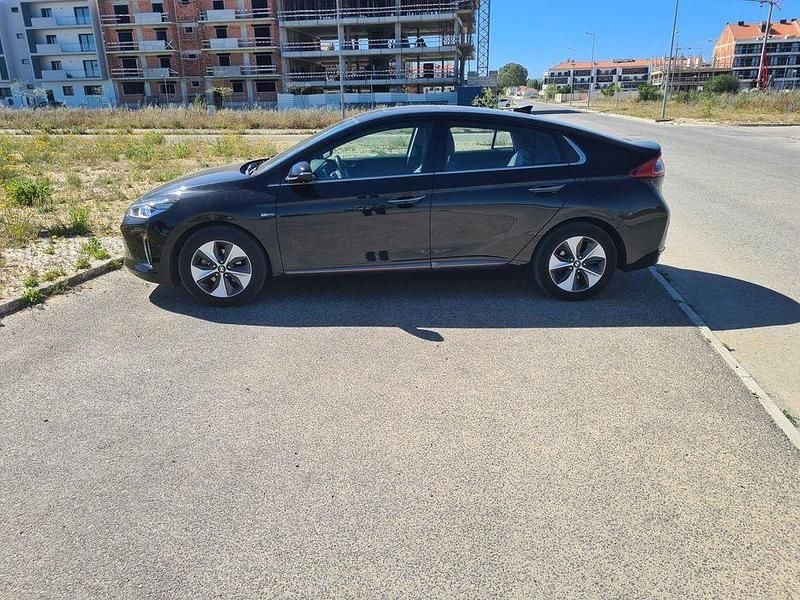 Usado 2018 Hyundai Ioniq Premium Citadino | € 13.900 - Imagem 1/4
