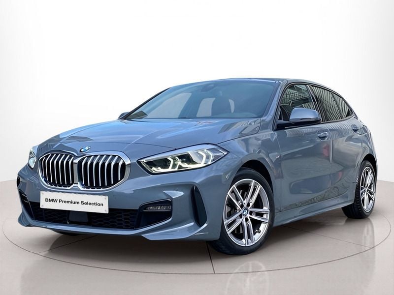Cinzento Usado 2023 BMW 116 Shadowline Citadino | € 31.490 (Preço justo) - Imagem 1/4