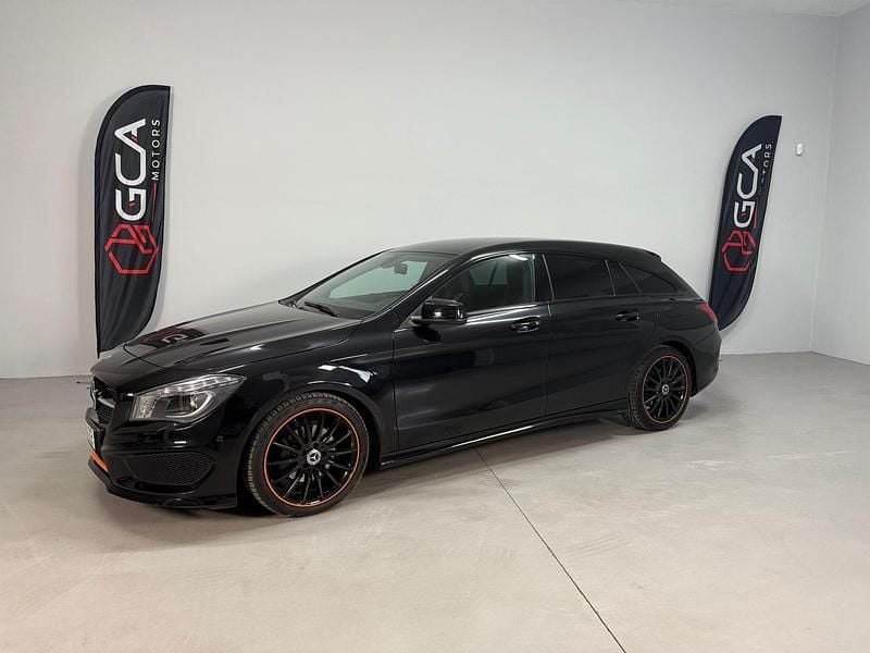 Preto Usado 2015 Mercedes CLA200 AMG line Carrinha | € 23.900 - Imagem 1/4