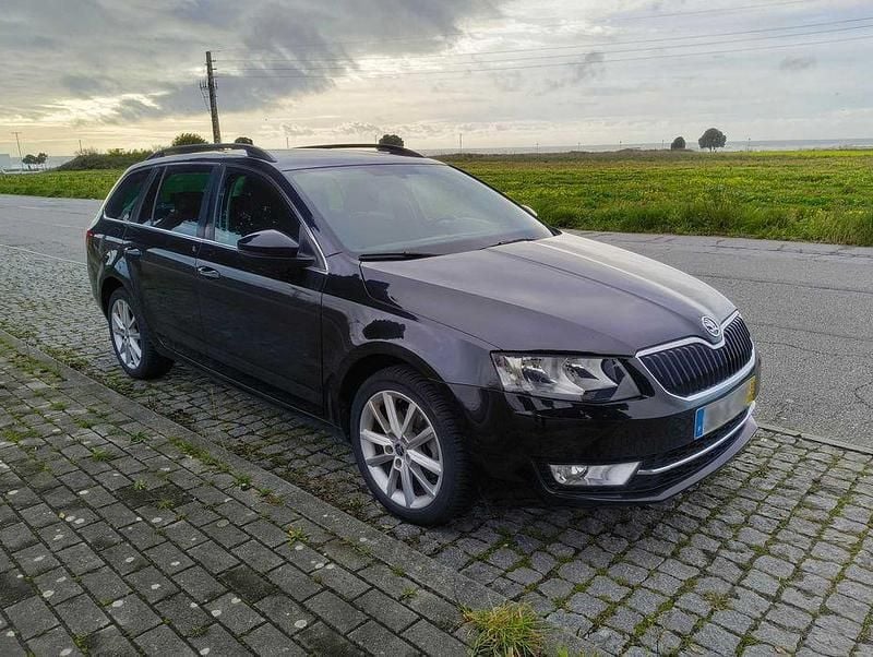 Usado 2013 Skoda Octavia Elegance Carrinha | € 9.450 (Preço elevado) - Imagem 1/4