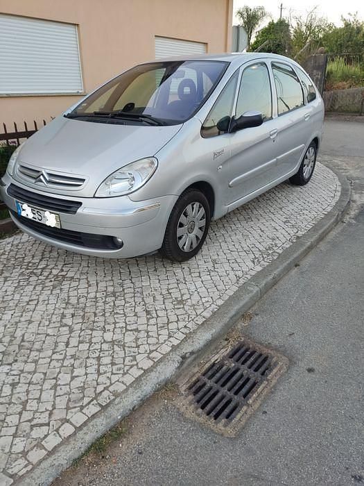 Usado 2007 Citroën Xsara Picasso Monovolume | € 3.950 - Imagem 1/4