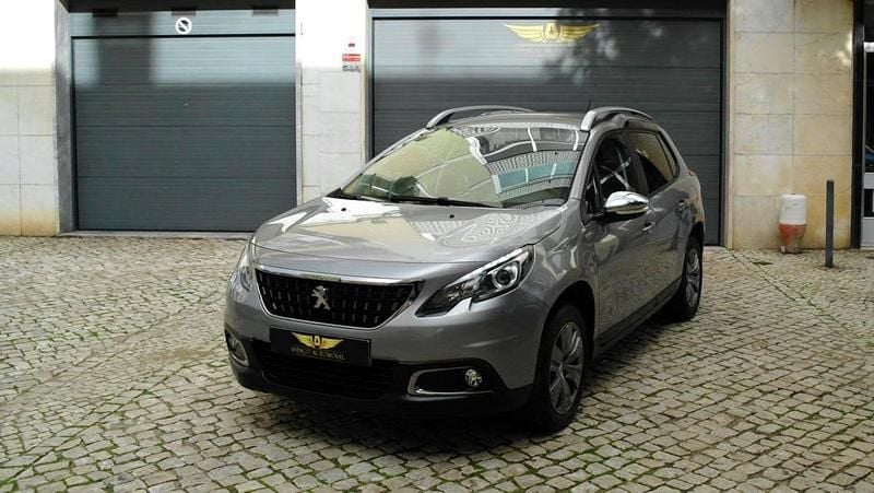 Prateado Usado 2018 Peugeot 2008 Style SUV | € 10.750 (Bom preço) - Imagem 1/4