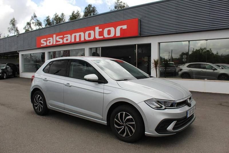 Cinzento Usado 2023 VW Polo | € 19.790 (Preço justo) - Imagem 1/4