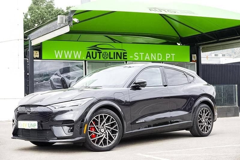 Cinzento Usado 2022 Ford Mustang Mach-E SUV | € 39.990 (Preço justo) - Imagem 1/4