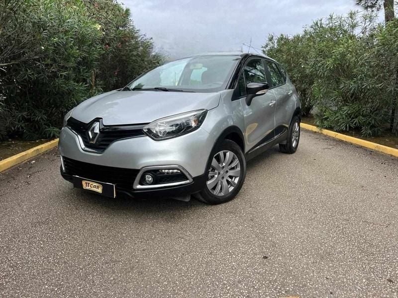 Usado Renault Captur 110 HP (80 kW) 2016 Cinzento SUV