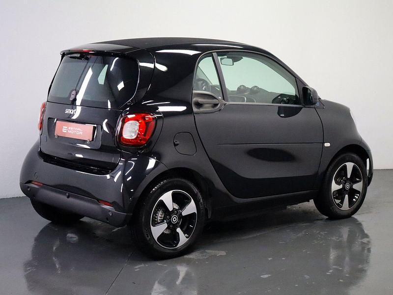 Usado Smart ForTwo Electric Drive Passion 60 kW (82 HP) 2021 Preto Coupé