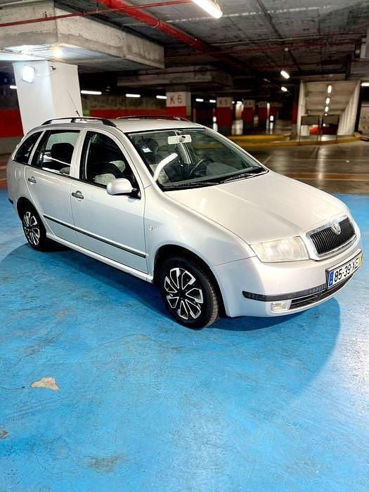 Usado 2004 Skoda Fabia Sedan | € 1.950 (Bom preço) - Imagem 1/4
