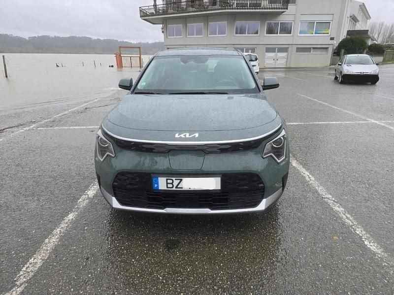 Usado Kia e-Niro 150 kW (204 HP) 2024 Verde SUV