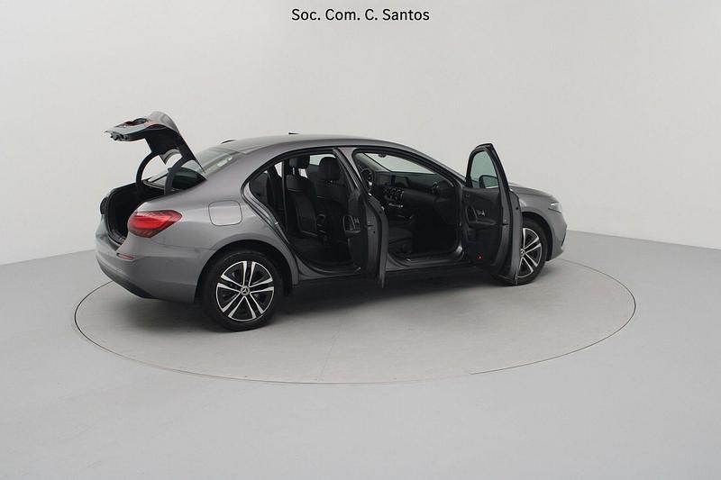 Usado Mercedes A250 Advanced 218 HP (160 kW) 2025 Cinza Sedan
