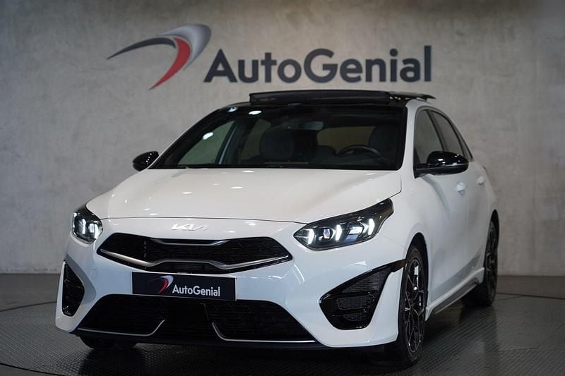 Branco yes 1.2 turbo yes 1.2 turbo Usado 2022 Kia Ceed GT GT-Line Citadino | € 22.990 (Preço elevado) - Imagem 1/4