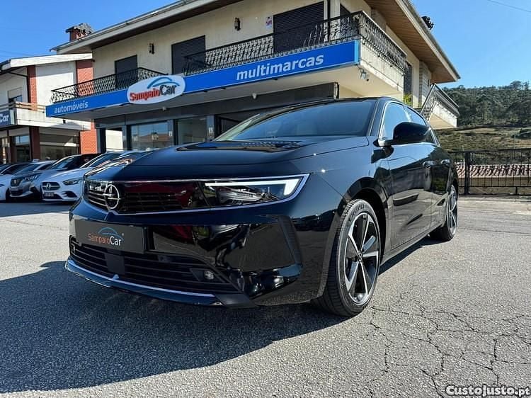 Preto Usado 2023 Opel Astra Elegance Citadino | € 24.990 (Preço justo) - Imagem 1/1
