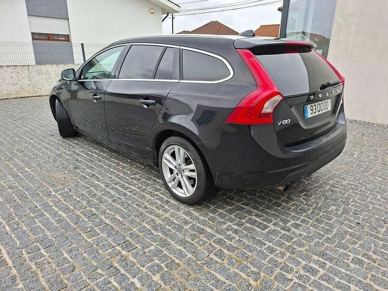 Usado Volvo V60 120 HP (88 kW) 2011 Carrinha
