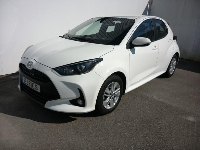 Branco (sólida) Usado 2024 Toyota Yaris Comfort | € 24.750 (Preço justo) - Imagem 1/4