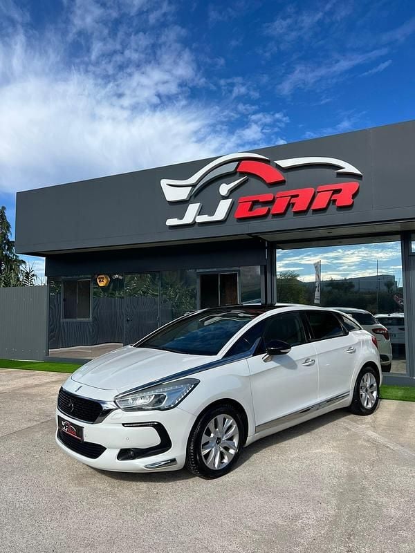 Branco Usado 2017 DS Automobiles DS5 Be Chic Citadino | € 14.850 (Preço justo) - Imagem 1/4