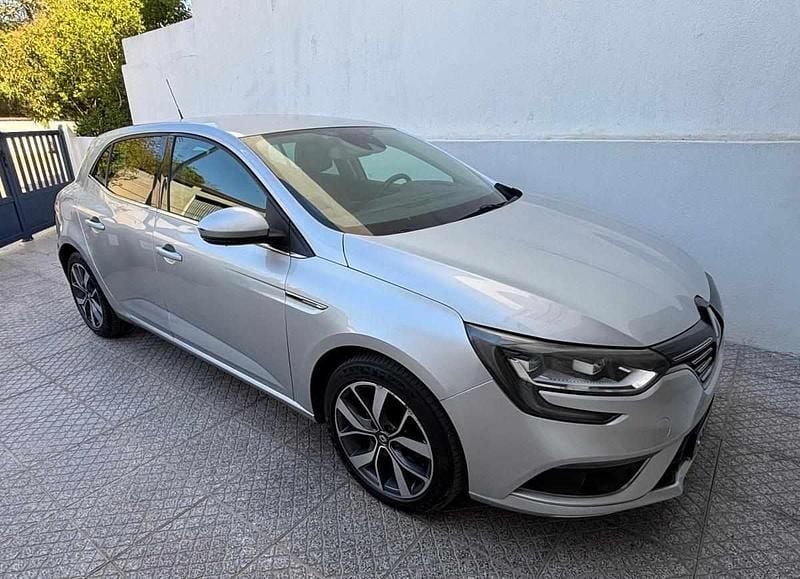 Cinzento Usado 2016 Renault Mégane IV Citadino | € 12.350 (Preço elevado) - Imagem 1/4