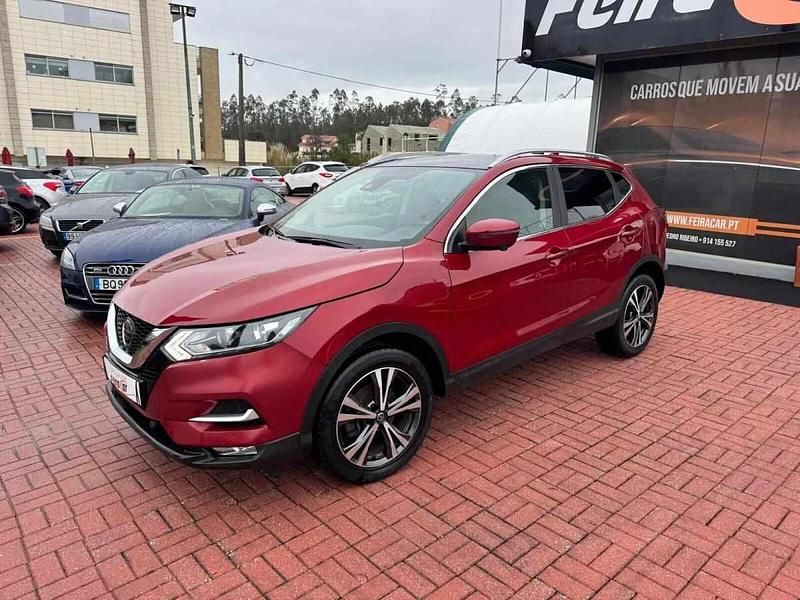 Usado Nissan Qashqai 115 HP (84 kW) 2018 Vermelho SUV