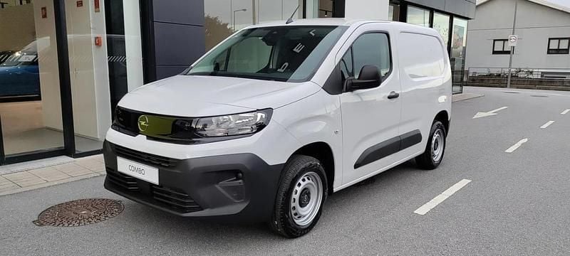 Branco Novo 2025 Opel Combo Monovolume | € 21.500 (Preço elevado) - Imagem 1/4