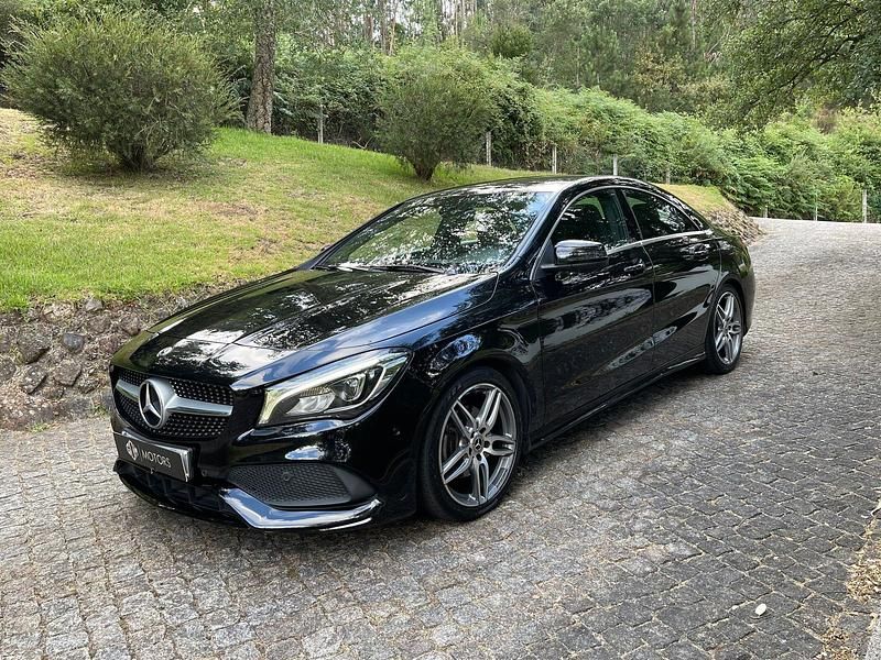 Preto Usado 2017 Mercedes CLA200 AMG line Sedan | € 22.950 - Imagem 1/4