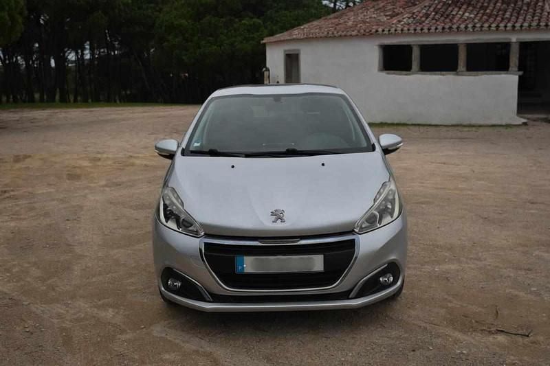 Cinzento Usado 2015 Peugeot 208 Citadino | € 7.100 (Bom preço) - Imagem 1/4