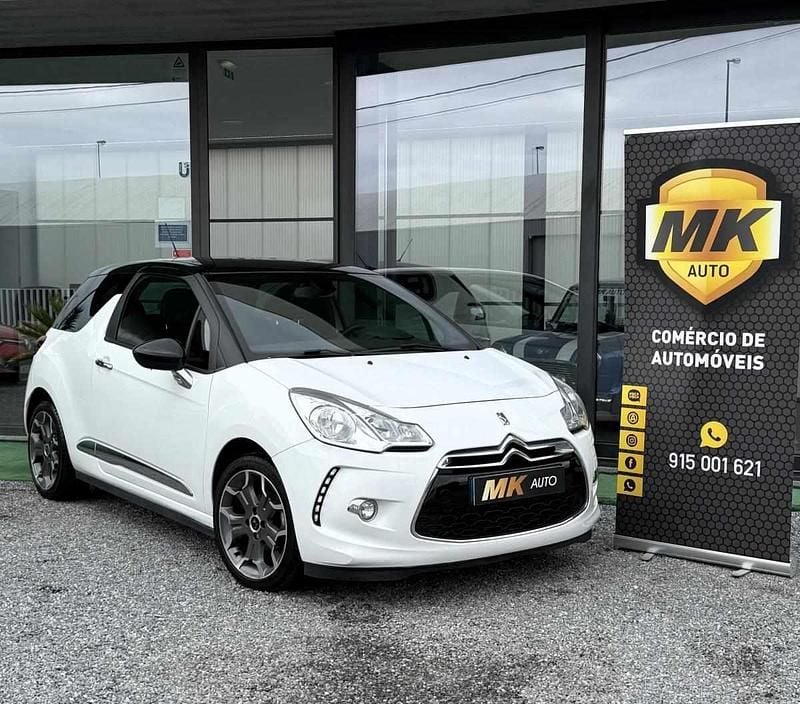 Branco Usado 2016 DS Automobiles DS3 Be Chic Citadino | € 9.990 (Preço justo) - Imagem 1/4