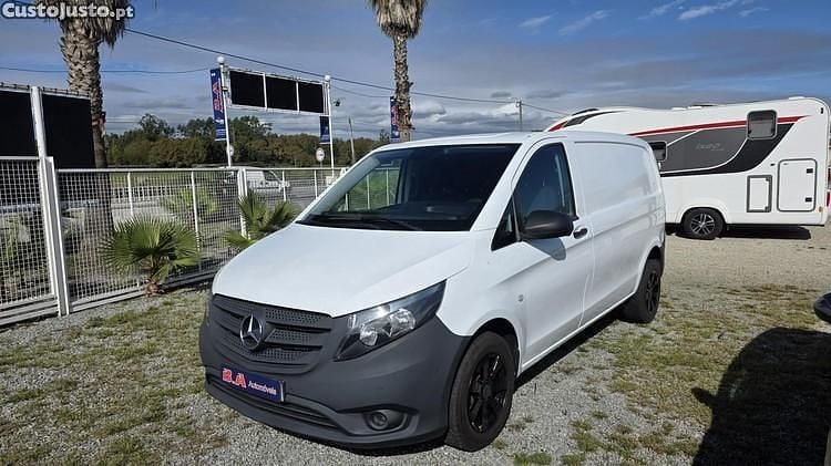 Branco Usado 2019 Mercedes Vito Monovolume | € 16.900 (Super Preço) - Imagem 1/1
