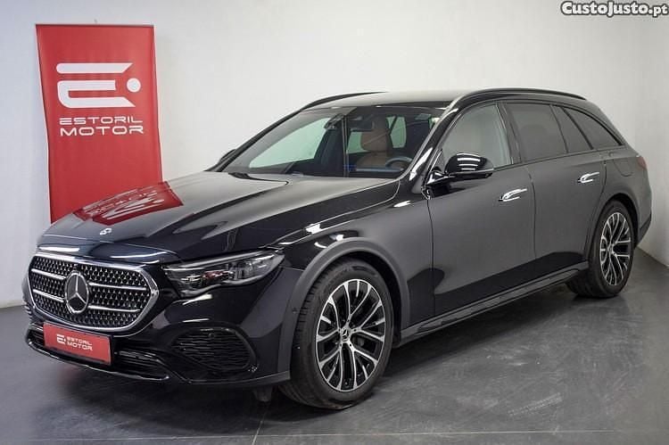 Preto Usado 2024 Mercedes E300 Carrinha | € 77.500 - Imagem 1/1
