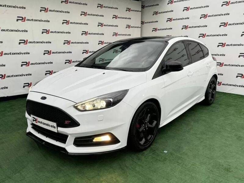 Branco Usado 2016 Ford Focus ST Citadino | € 24.000 - Imagem 1/4