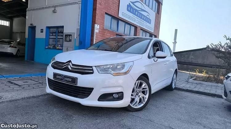 Branco Usado 2012 Citroën C4 Exclusive Citadino | € 9.500 (Preço justo) - Imagem 1/1