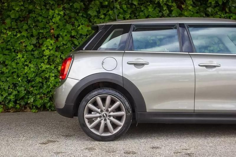 Usado Mini One D 95 HP (69 kW) 2018 Cinzento Citadino